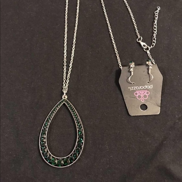 Paparazzi long green necklace set - Picture 3 of 4